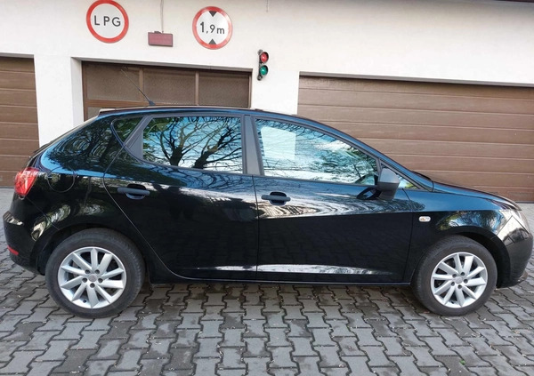 Seat Ibiza cena 30900 przebieg: 95000, rok produkcji 2016 z Wrocław małe 154